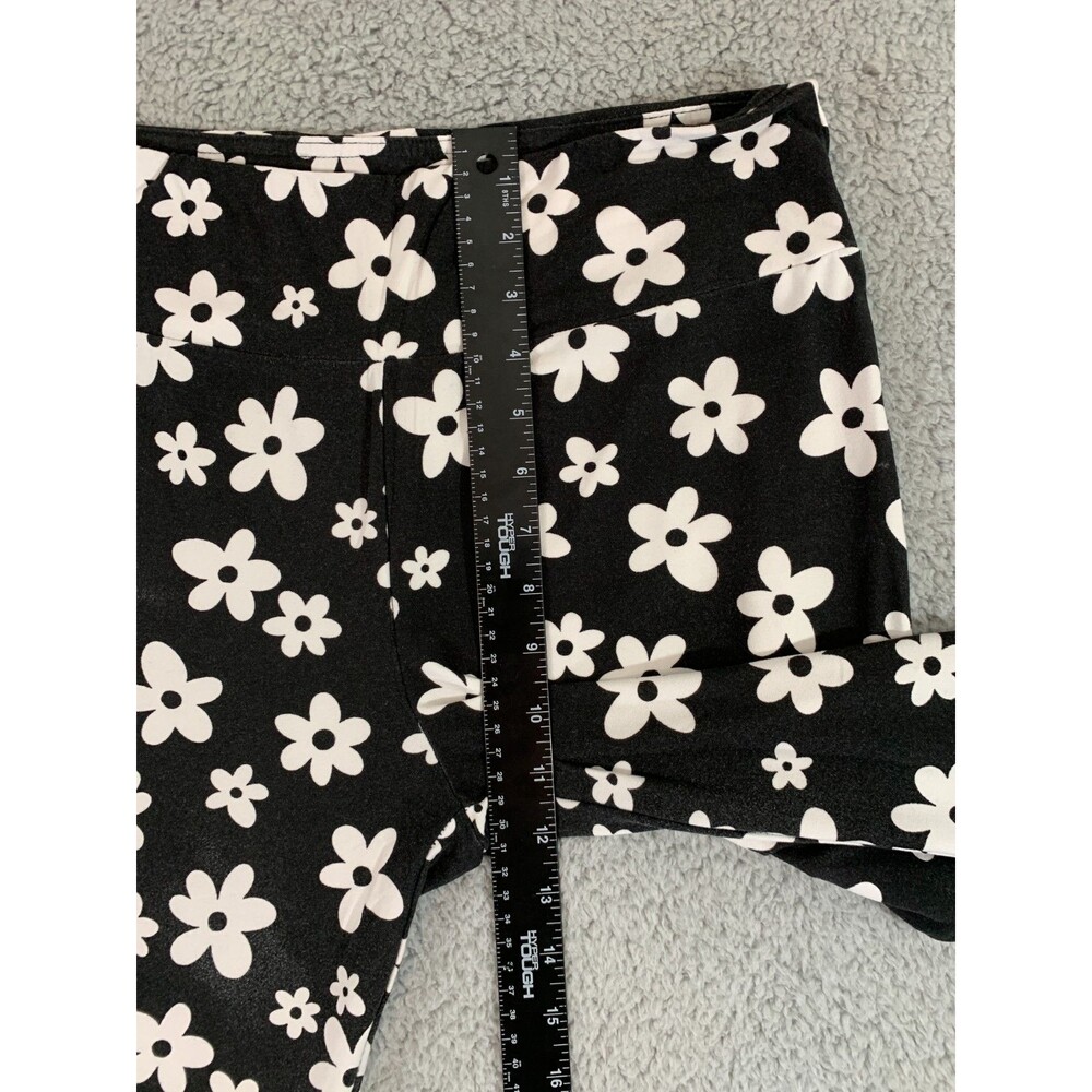 NoBo No Boundaries Large (L) Daisy Floral Flare Bottom Leggings Black White - Picture 3 of 7